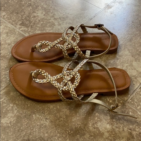 Sandals - Picture 2 of 3